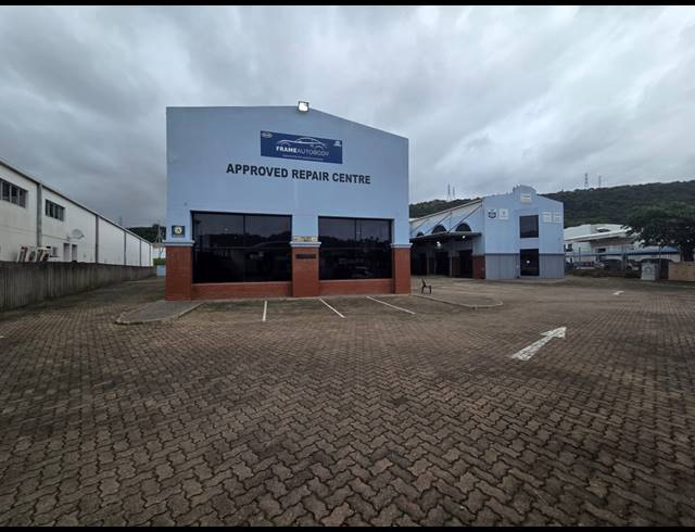 3,000M² WAREHOUSE FOR SALE IN RIVERHORSE VALLEY